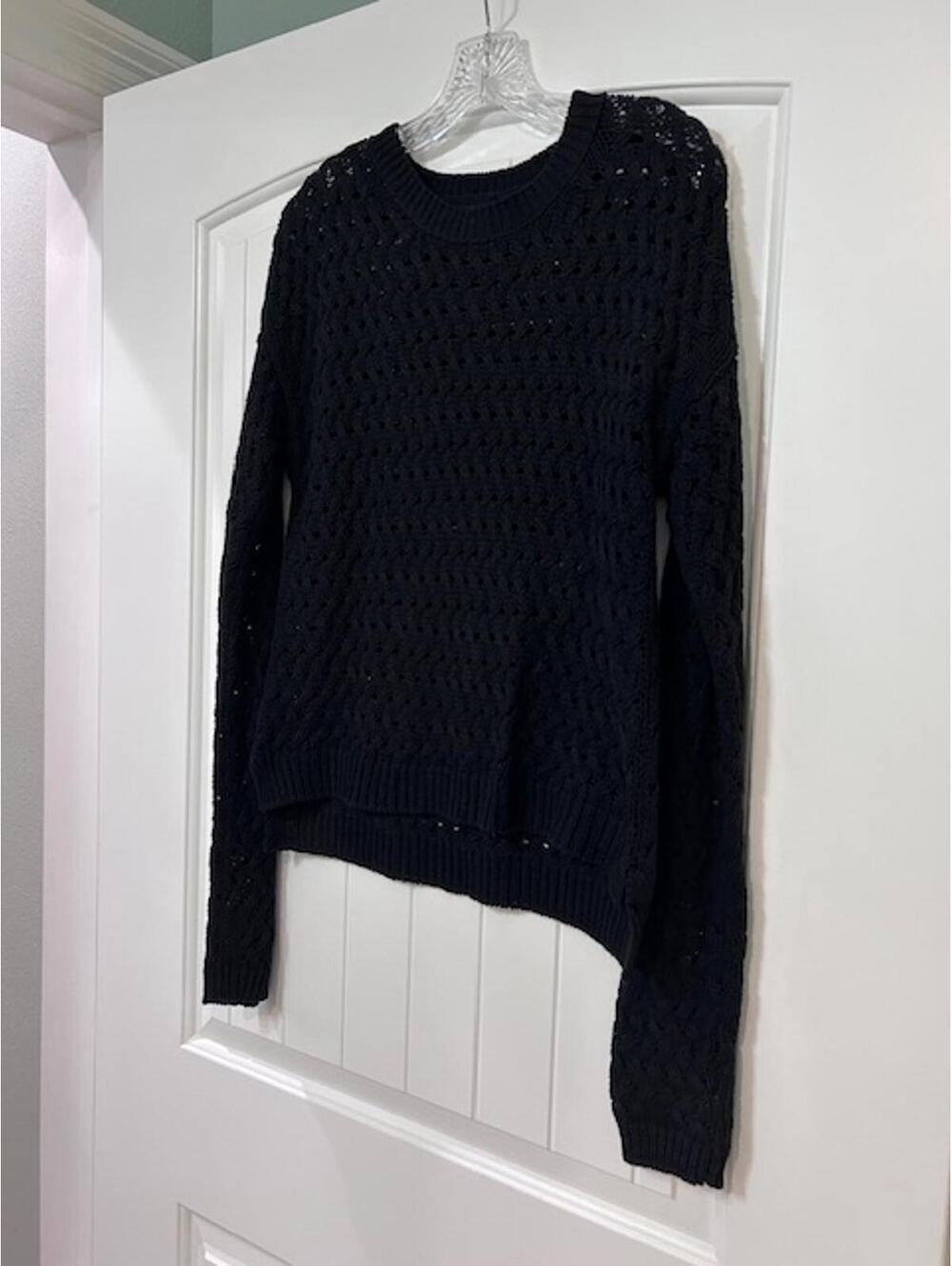 🖤 Black Crochet Open Weave Sweater | M/L Fit | Versatile & Stylish *Layering